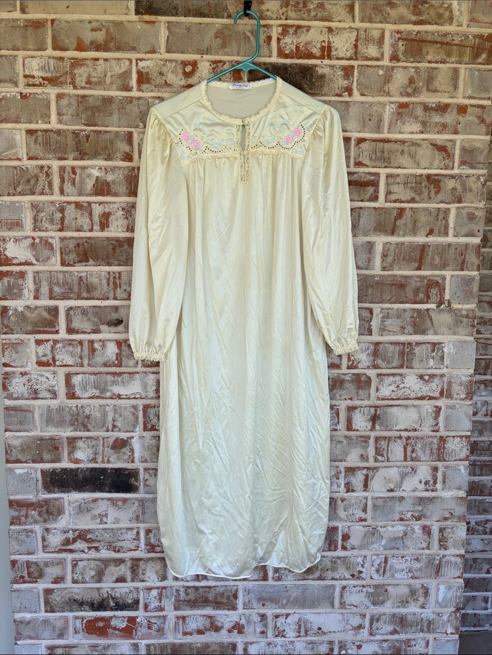 Vanity Fair Cream Embroideted Floral Cutout Yoke Nightgown
